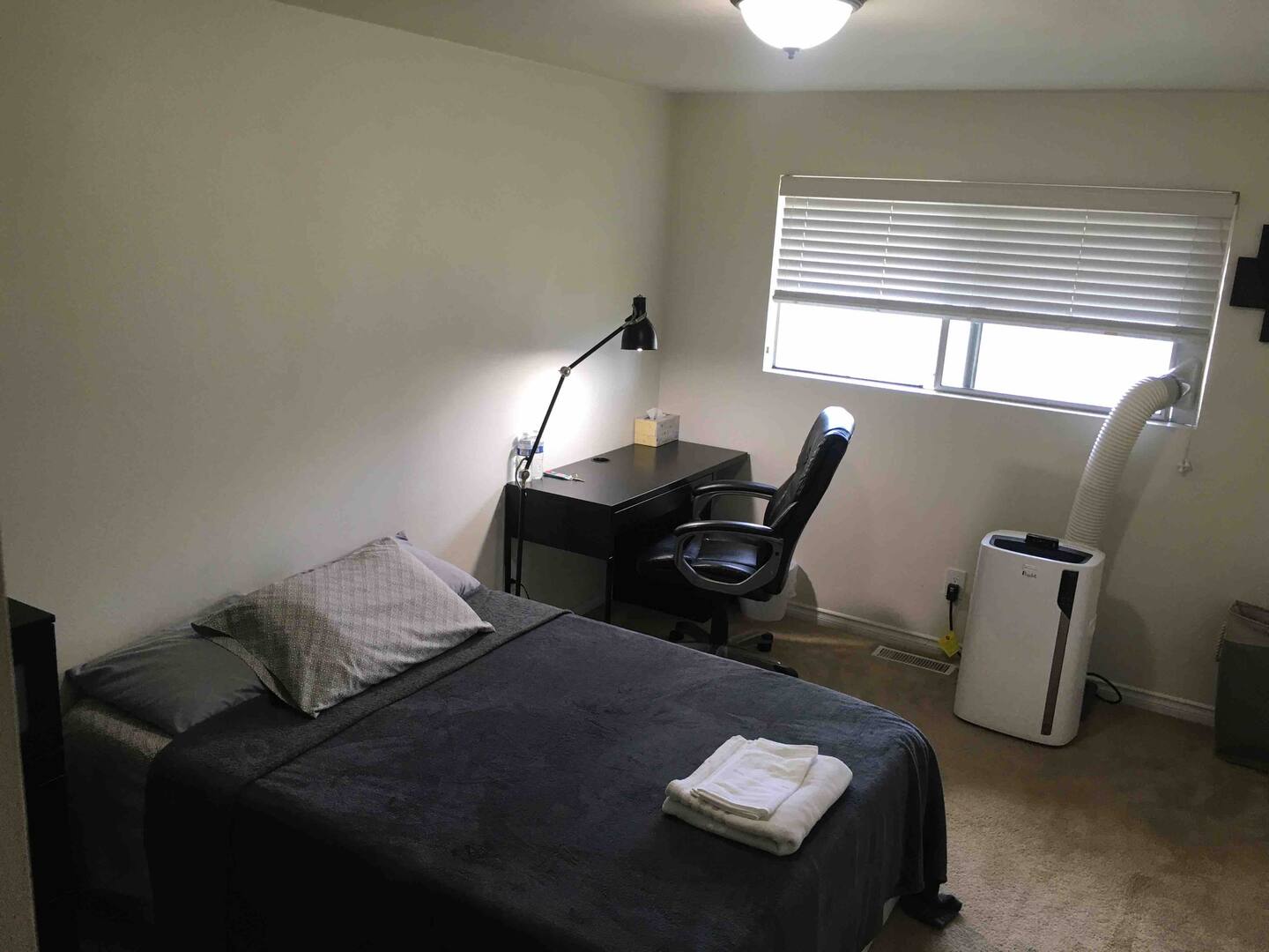 Kennydale Room 4 (with AC) — photo 2
